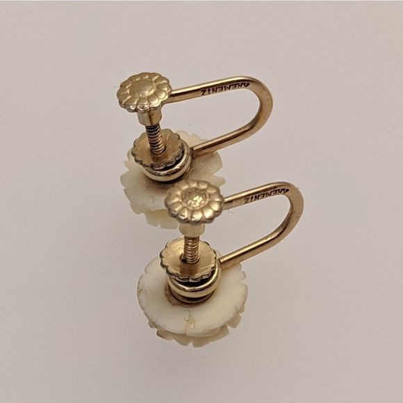 Vintage Krementz Carved Rose Scewback Earrings - Picture 2 of 7